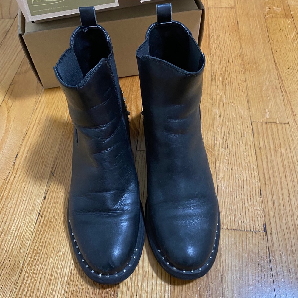 Ankle boots